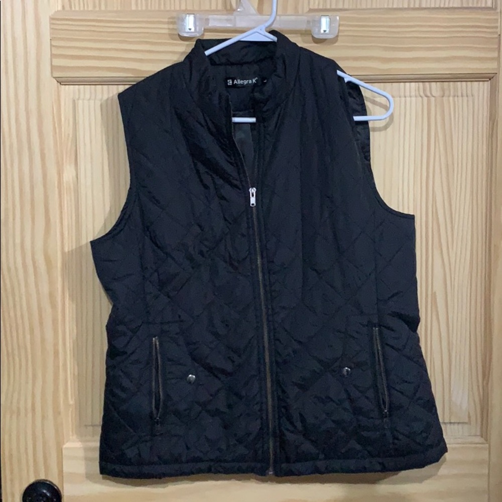 Black puffer vest